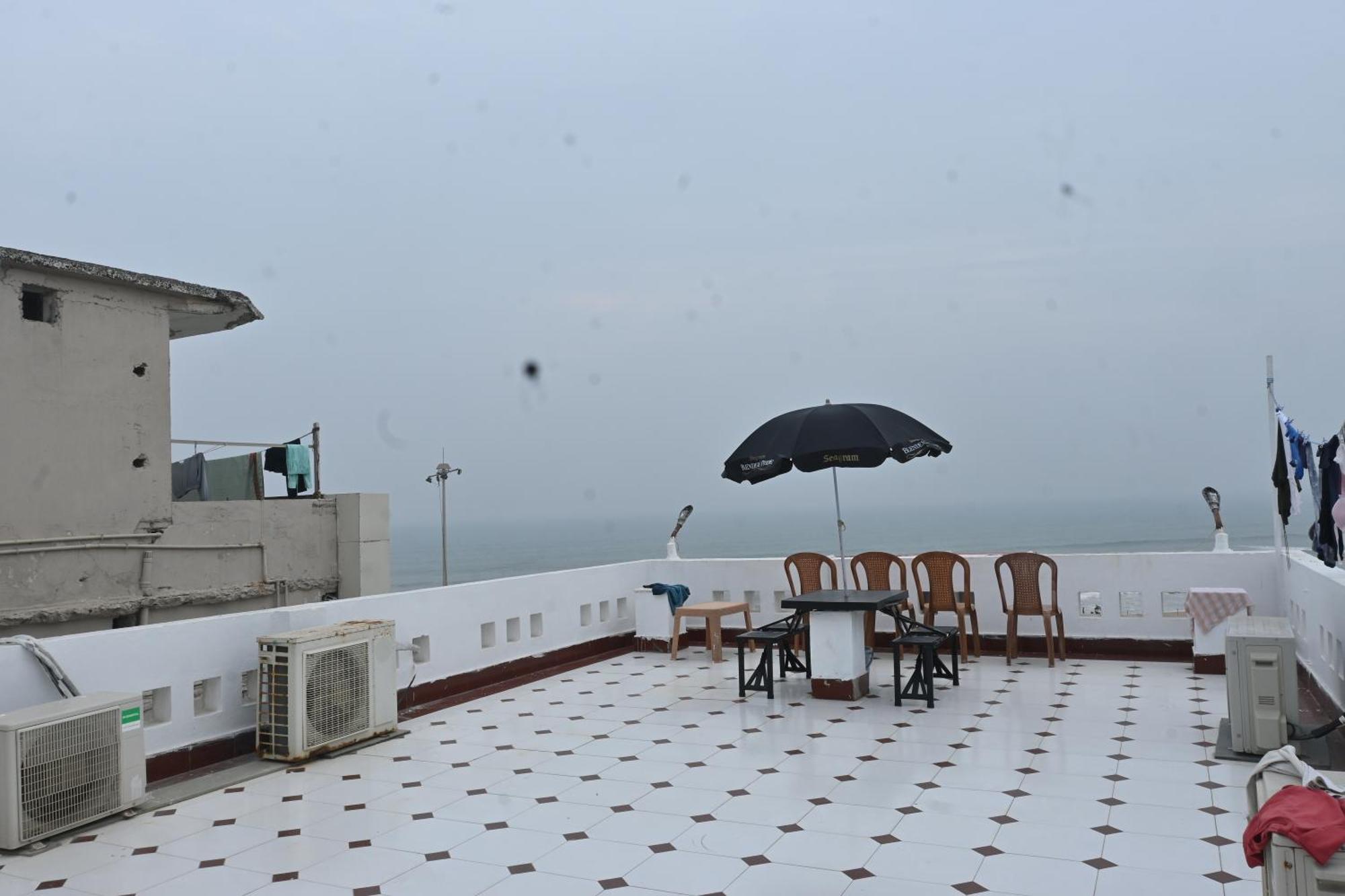 Hotel The Finch Puri Exterior foto